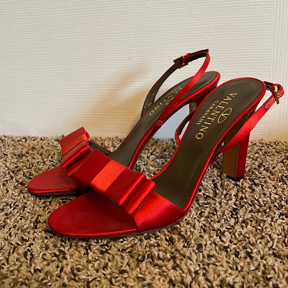 Like New Valentino Satin Bow Heel, 38.5
